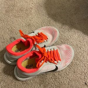 Nike Free tennis shoes 5.5